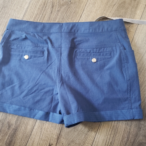 Zyia Not just a Trail Shorts - Picture 2 of 3